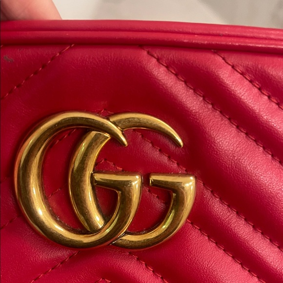 Gucci Red Crossbody Bag with Gold Accents - Picture 2 of 11